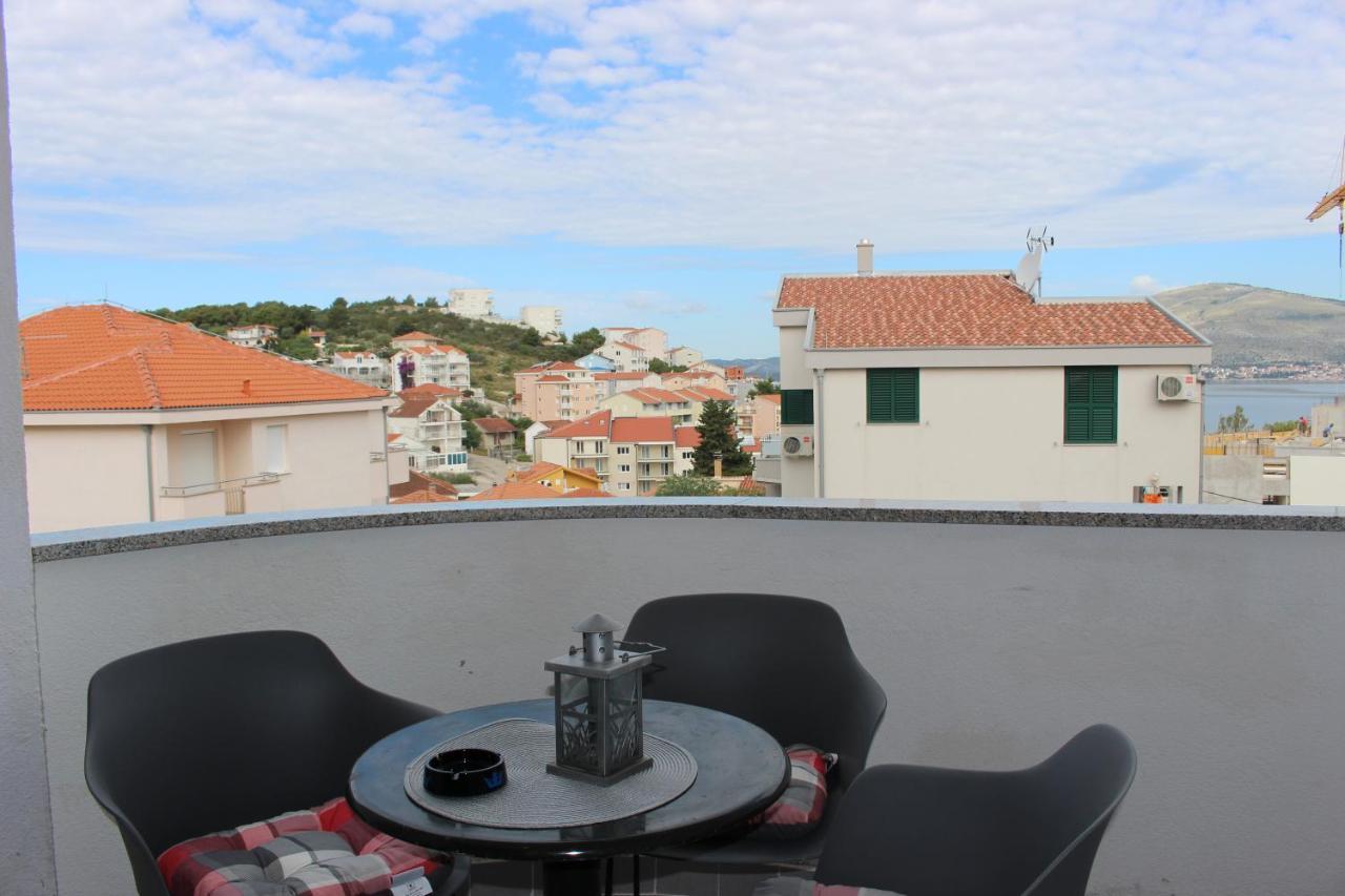 Apartments Luce Trogir Exterior photo